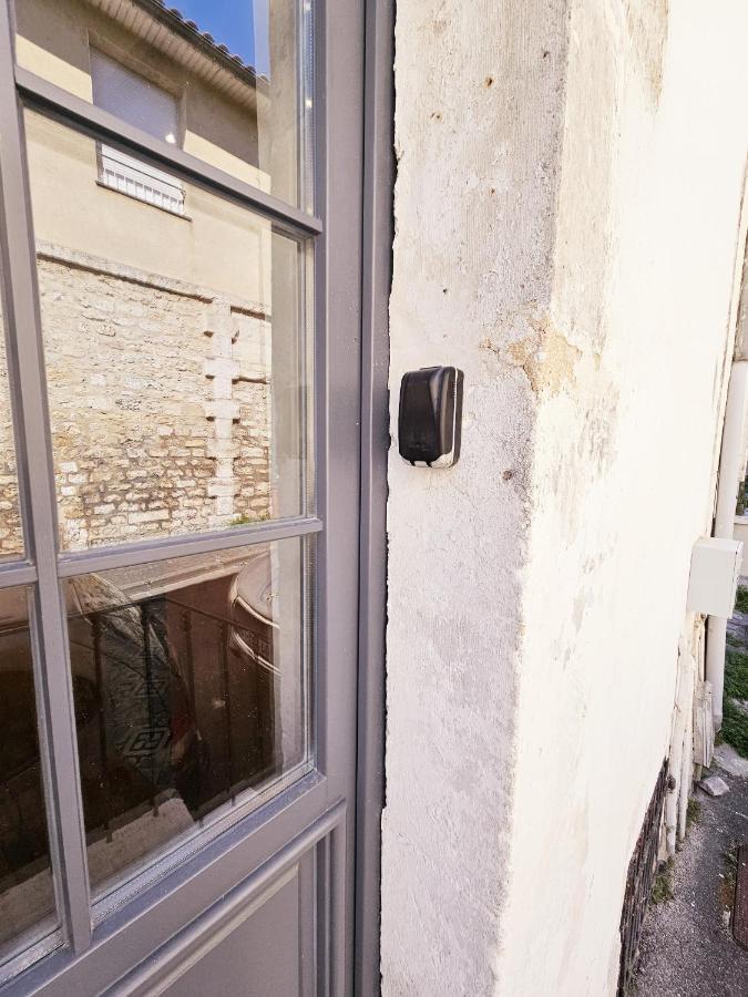 Le Jardin Vert, Paisible Maison De Ville อองกูแลม ภายนอก รูปภาพ